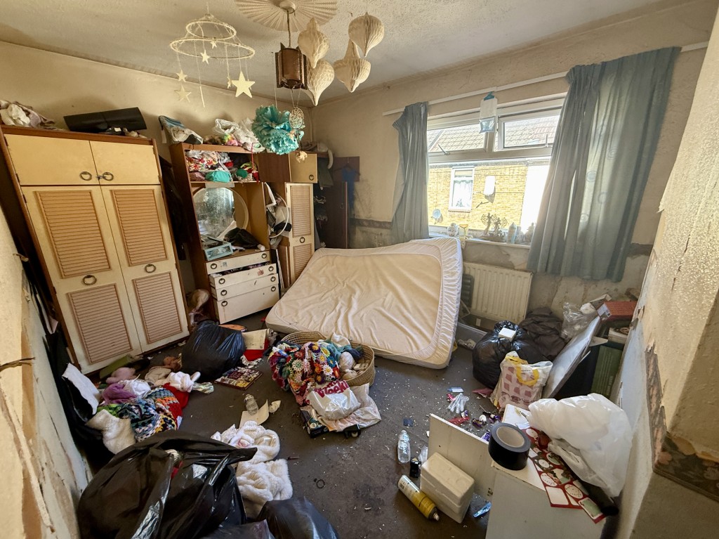 Lot: 169 - MID-TERRACE HOUSE FOR REFURBISHMENT - Bedroom one